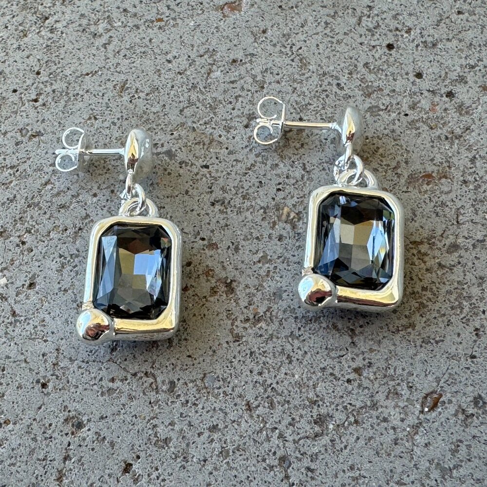 UNO de 50 UNCONVENTIONAL Earrings GRAY - New with Uno de 50 Signature Pouch